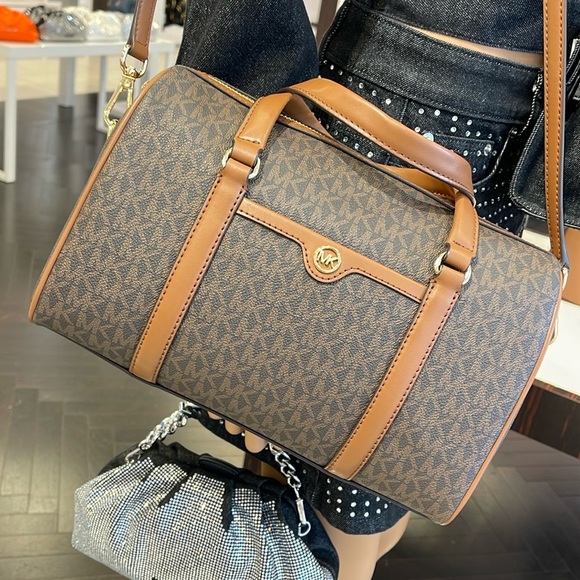 MICHAEL KORS JST TRAVEL MEDIUM DUFFLE SATCHEL SHOULDER CROSSBODY BAG MK BROWN - Picture 10 of 16